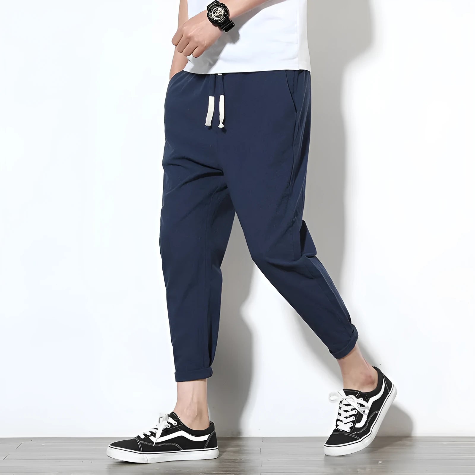 Summer men's loose fit casual trousers in cotton hemp blend with drawstring waist tapered legs nine-tenths length