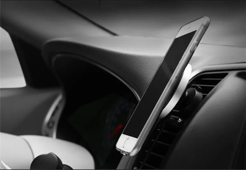 Car magnetic wireless charger Model W5 with clamping mechanism and USB interface for dashboard mounting