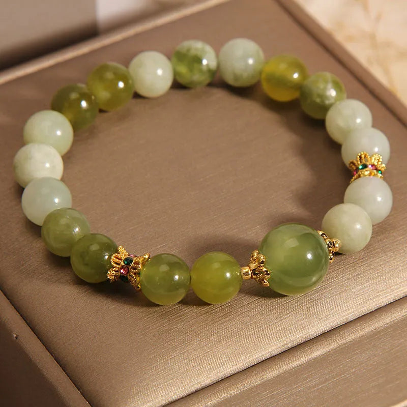 Women's jade bracelet in Xiuyan green colour with original light luxury sweet Mori design
