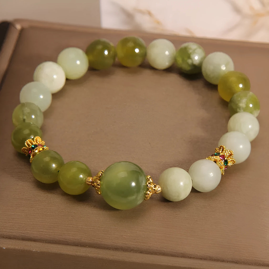 Women's jade bracelet in Xiuyan green colour with original light luxury sweet Mori design