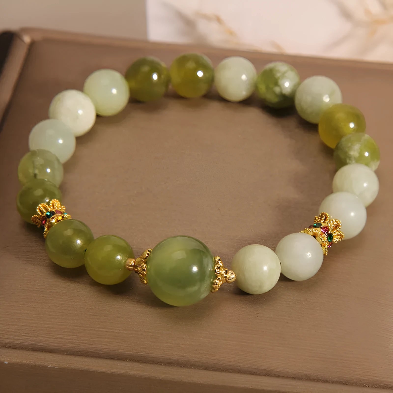Women's jade bracelet in Xiuyan green colour with original light luxury sweet Mori design