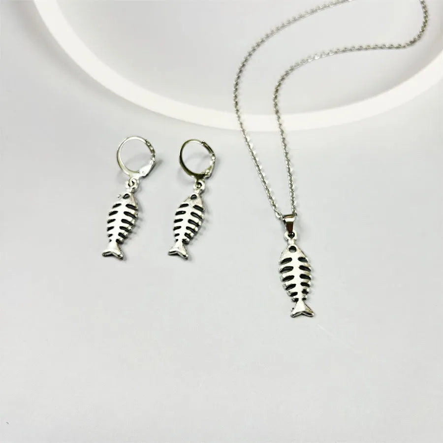 Retro fishbone pendant alloy necklace and matching earrings set with adjustable O-chain