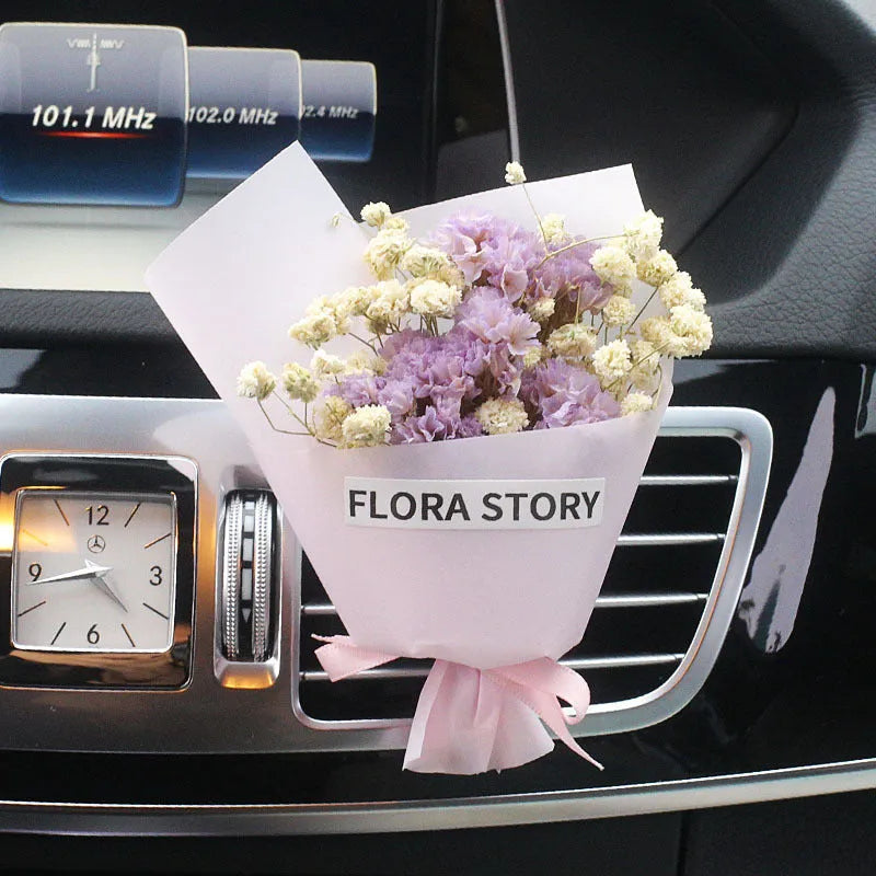 Dried flower car air freshener with natural aroma slices mounted on vehicle air conditioning vent