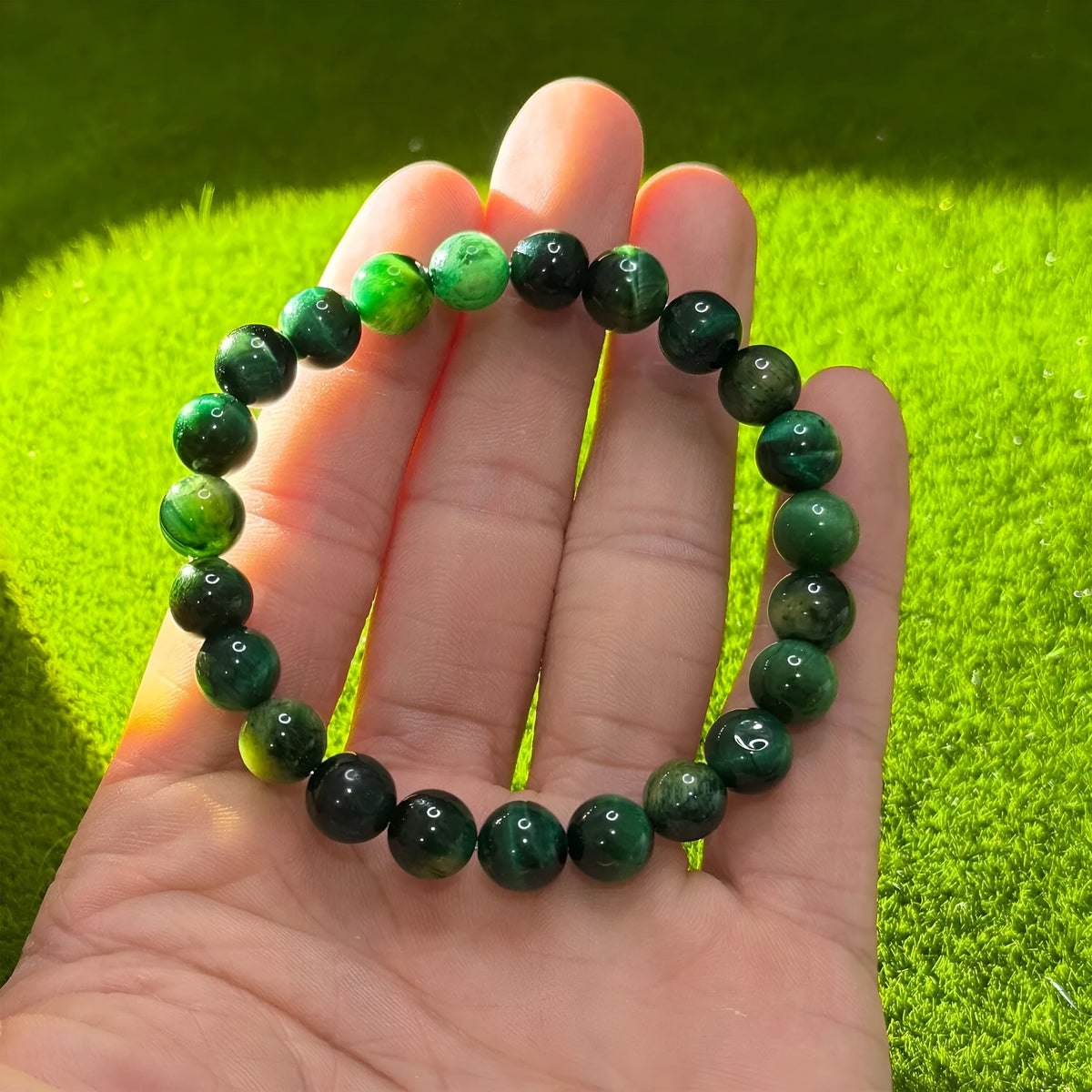 Handmade green glass bead bracelet in unisex style with opal-effect finish, single bracelet