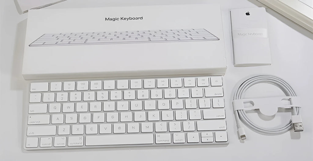 White ultra-thin metal Bluetooth wireless keyboard with multimedia function keys for Apple devices