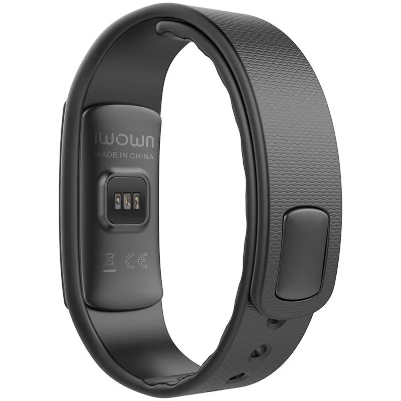 I6 smart sports bracelet with 0.96-inch touch screen shown in black or green colours on wrist