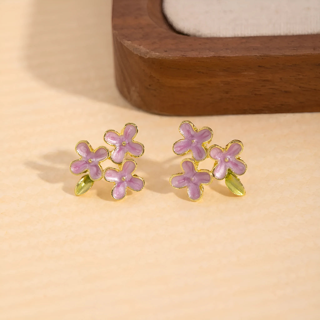 Silver Needle Mori flower stud earrings in zinc alloy with electroplated finish, colour E39741, on white background