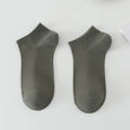 Men's solid colour low-cut polyester boat socks in six colour variations with breathable sweat-absorbing design