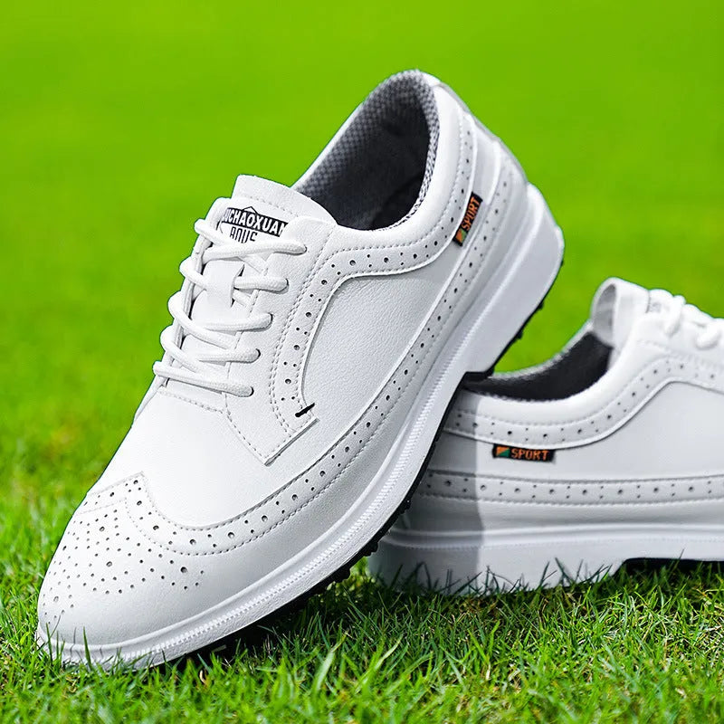 Men's golf shoes in genuine leather with non-slip rubber outsole in Lake Blue or White colour