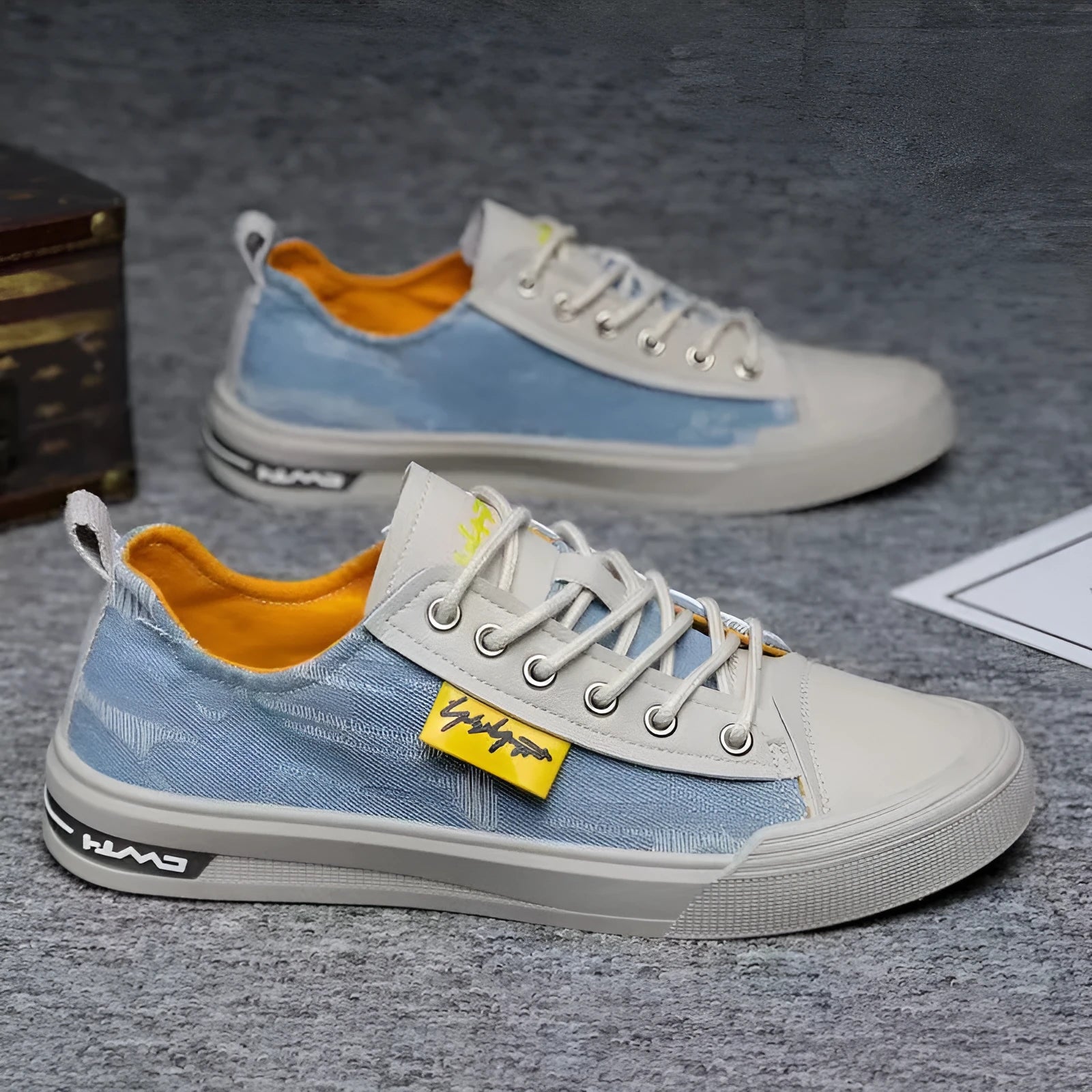 Men's canvas lace-up shoes with round toe in dark blue, black and light blue colours