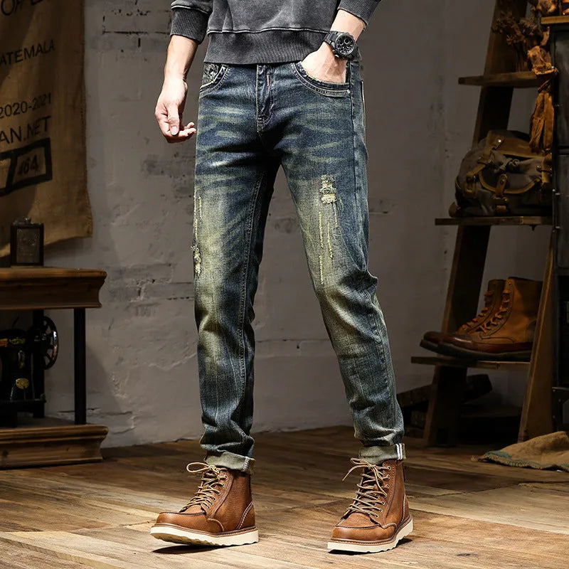 Men's skinny fit jeans in retro colour with stretch cotton denim fabric and zip fly