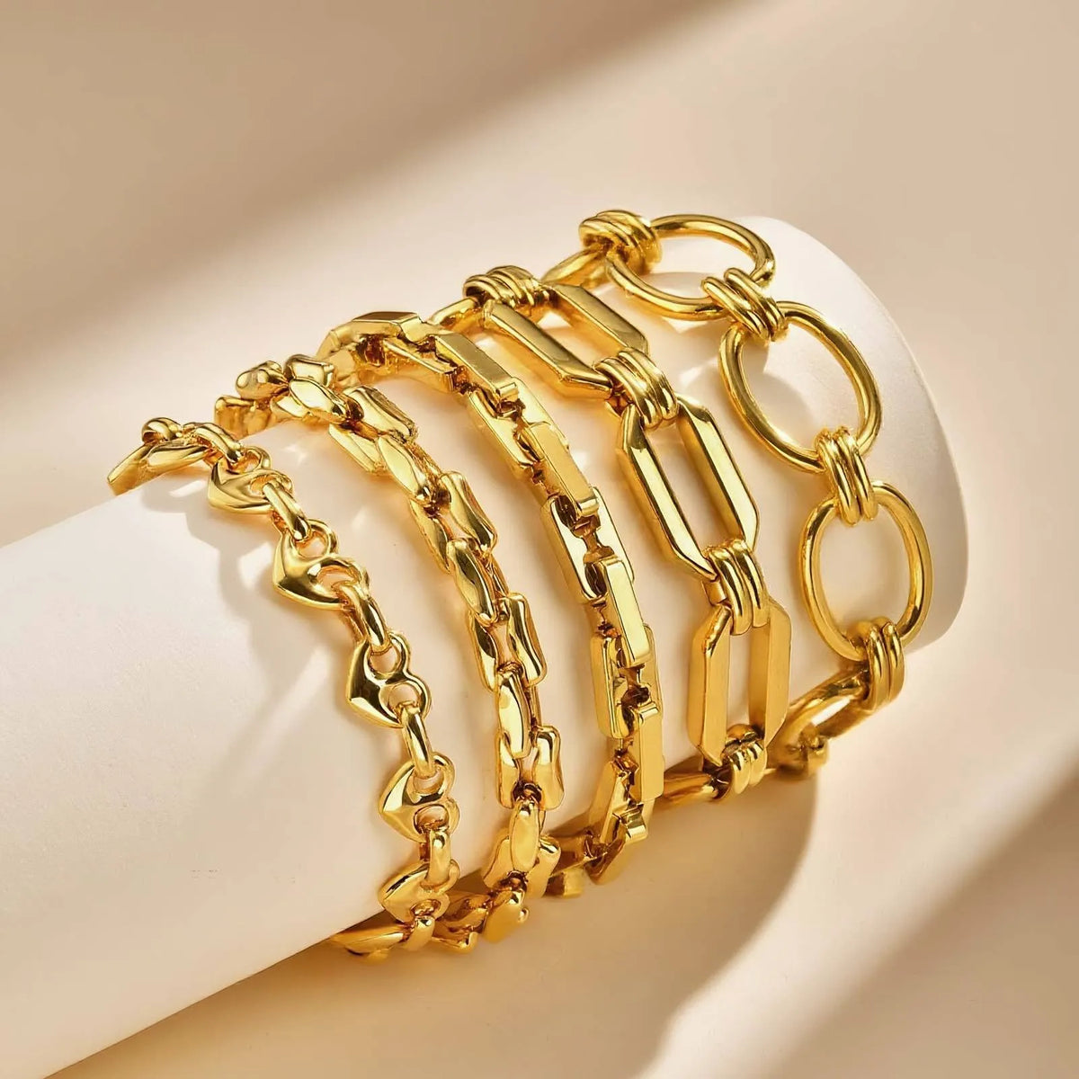 Stainless steel geometric bracelet in one of five colour codes, hip hop and ins-style all-match accessory