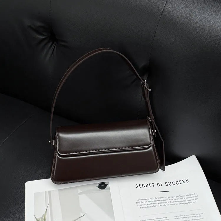 Genuine leather shoulder messenger bag in medium 24.5x7x12.5cm clamshell style with two-layer cowhide and zipper pocket