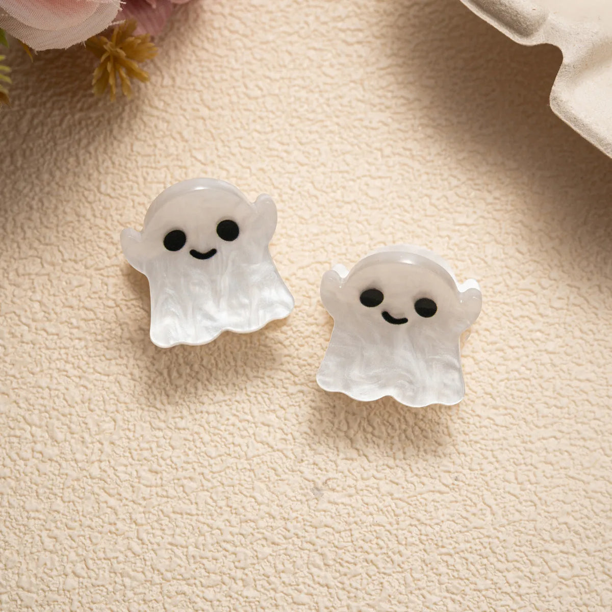 Halloween hair clip in acrylic with Ghost, Pumpkin, and Spider options, small hair grabbing clip for women