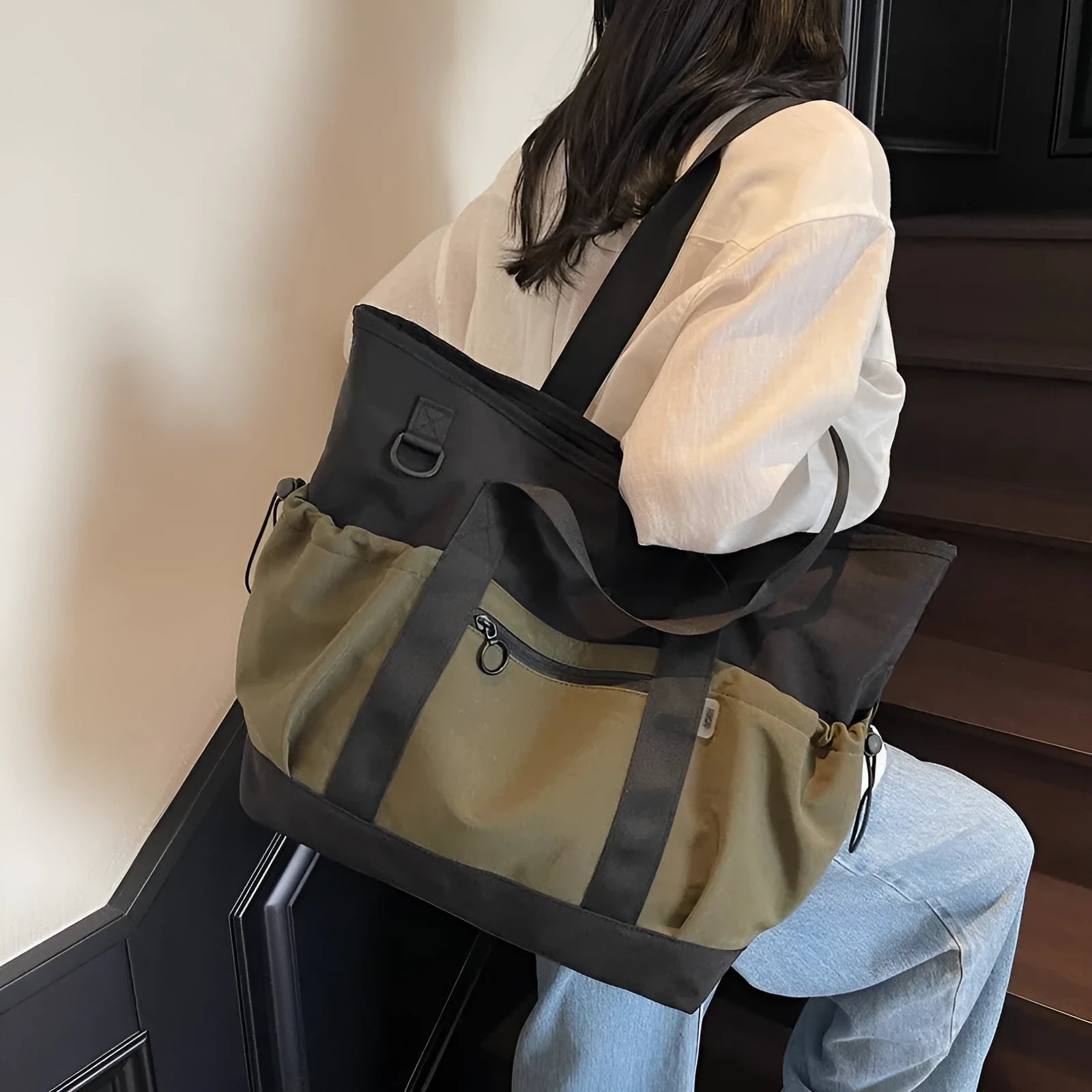 Grey women's lightweight Oxford cloth travel holdall for yoga and fitness.