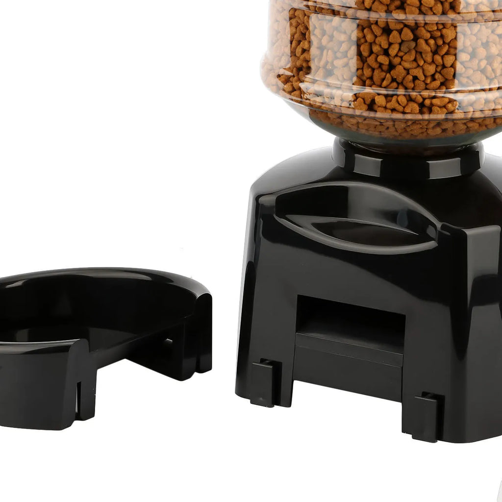 Timing Intelligent Automatic Feeder in black and red plastic with 5.5L capacity
