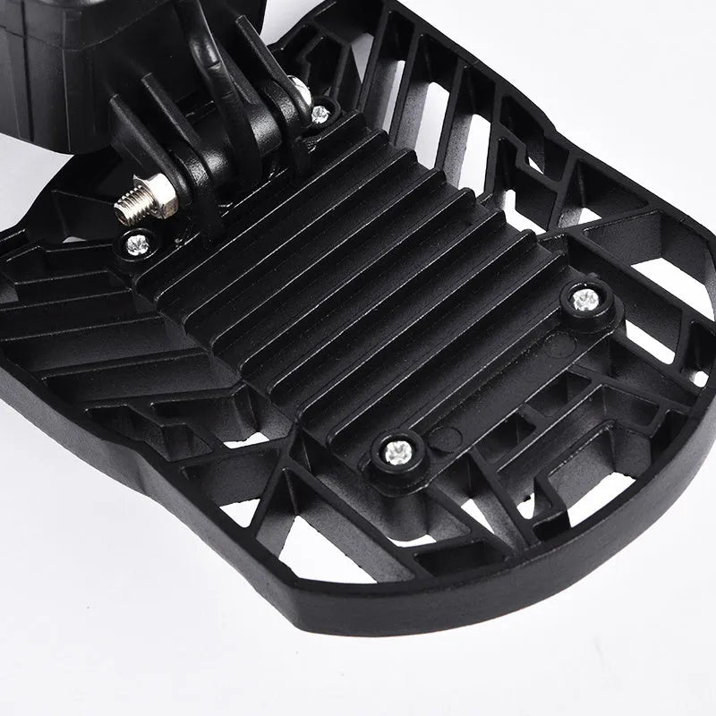 Deformable LED garage light with three adjustable heads, aluminium alloy housing, 60W 6000 lumens, IP65 waterproof