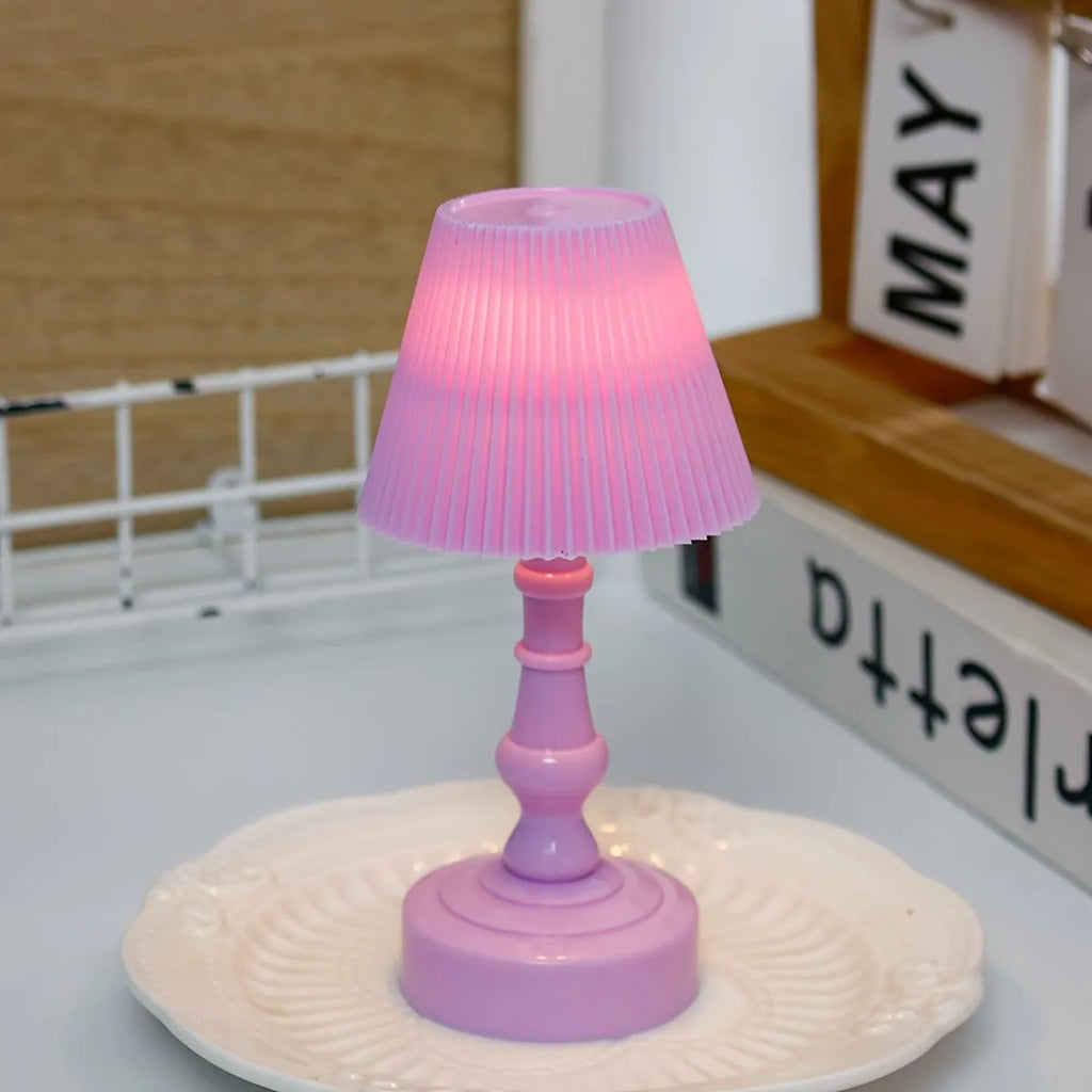 Geometric stereo cartoon table lamp with built-in battery, pleated shade in white