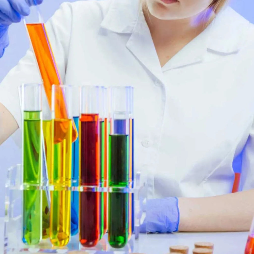Bottle of 50 chlorine dioxide test papers for 0-1000mg/L waste water concentration detection.