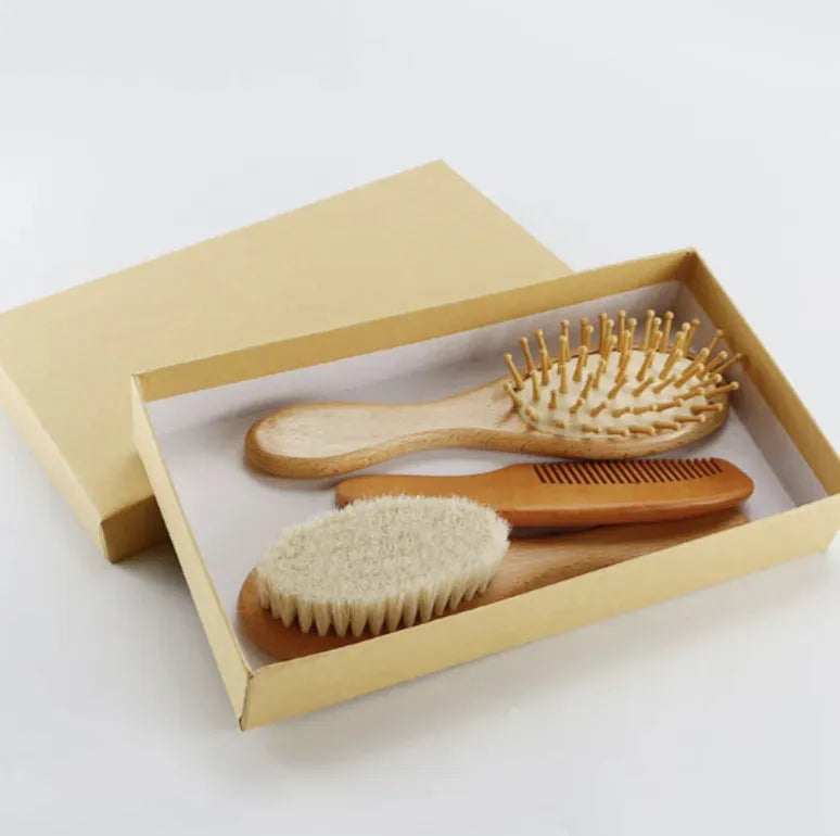 Soft fur set comb with wool brush for gentle scalp massage without hair damage