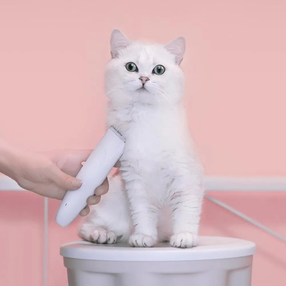 White Pawbby MG-HC001 cordless pet shaver, 190g ABS body, with adjustable comb and USB cable
