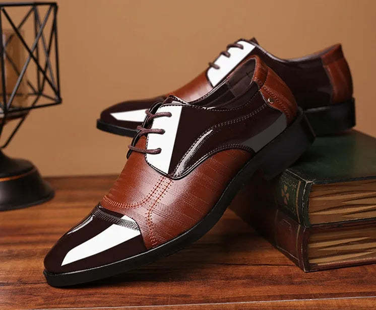 Men's black pointed toe low top business dress shoes with artificial PU upper and rubber sole
