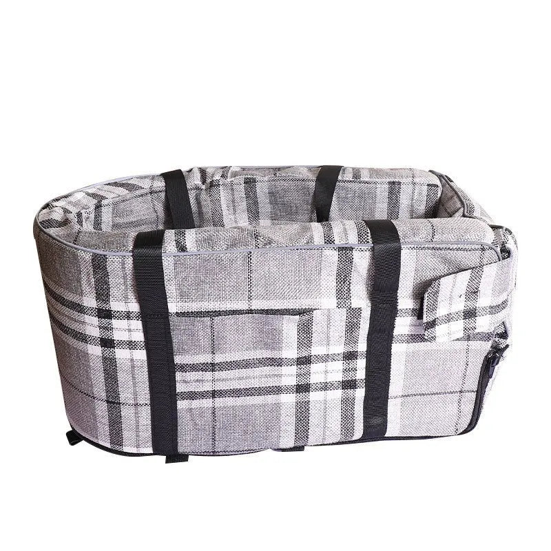 Outdoor portable dog kennel in blue cloth fabric with 25D sponge insulation.