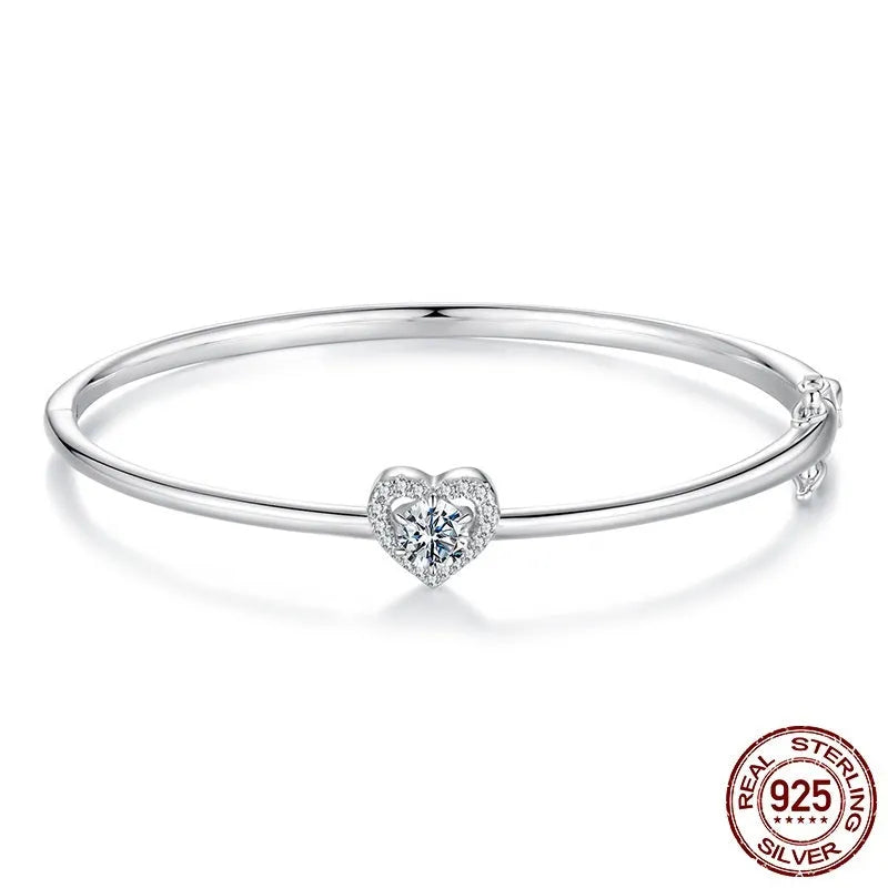 S925 sterling silver D-colour moissanite love bracelet on a plain background showing the chain and stone
