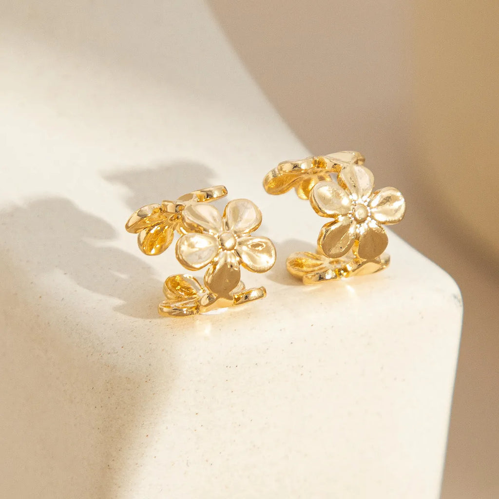 Gold colour starfish and scallop design drop earrings for women.