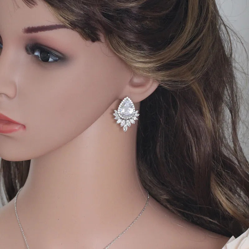 AAA jewelry chain set in blue colour for bridal banquet and dinner wear