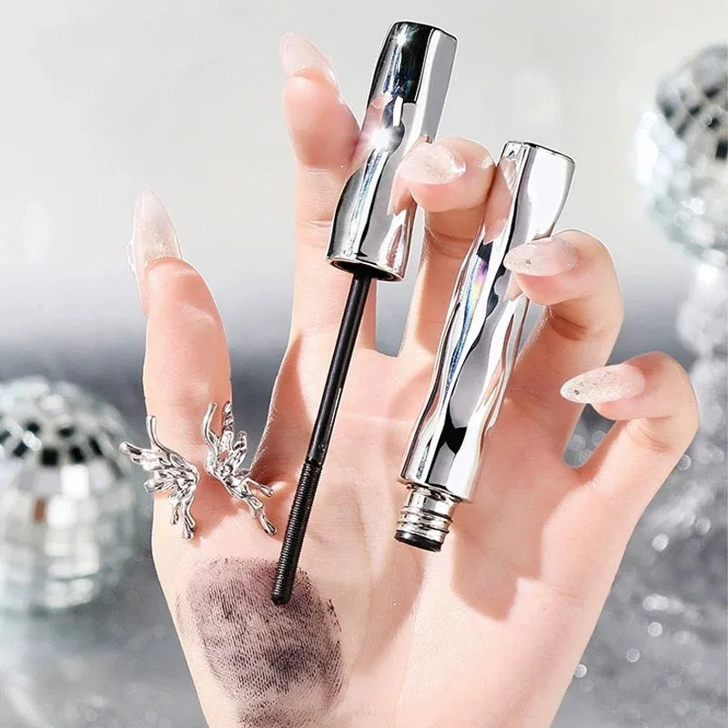 Waterproof steel tube mascara for long thick eyelashes in black or brown colour