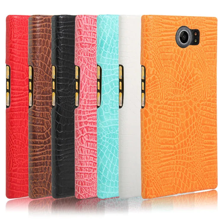 BlackBerry leather and polycarbonate phone back cover case with oil-edge finish