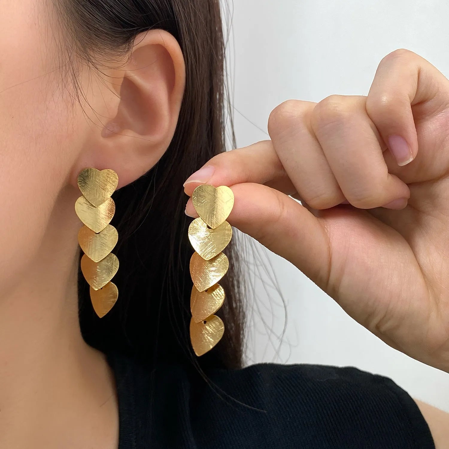 Gold geometric heart tassel ear clip without piercing, copper electroplated
