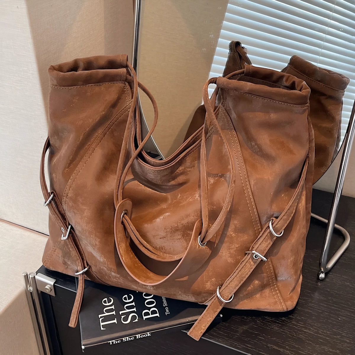 Retro large capacity women's casual shoulder bag in soft PU with double straps, horizontal square shape