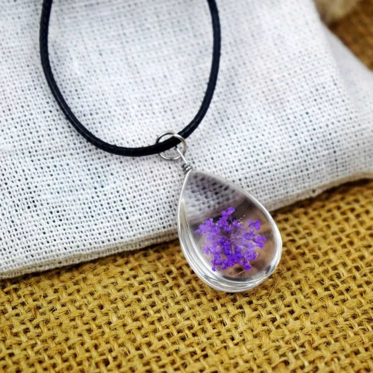 Dried flower starry necklace with embossed glass beads in peach blossom colour