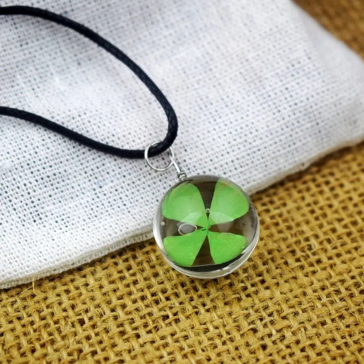 Dried flower starry necklace with embossed glass beads in peach blossom colour