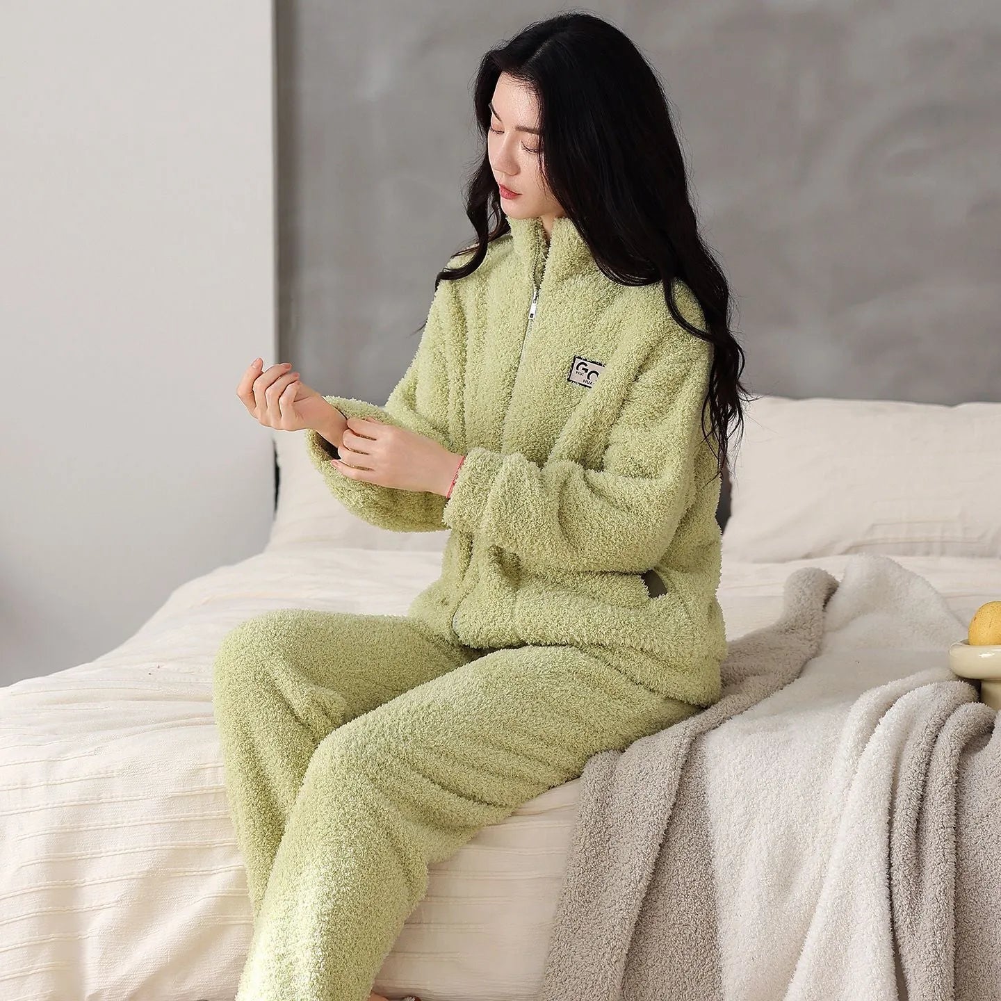 Long sleeve half velvet padded couple pajama set with zipper in flannel polyester