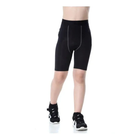 Kids black and green sportswear set with t-shirts, shorts, and trousers showing size chart