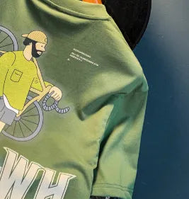 Green loose fit men's T-shirt with a trendy literary print on the front.