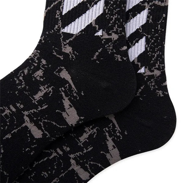 Adult sports socks in blended fabric, 23-27cm, breathable sweat-absorbing, black and white bars, black and red bars, white.