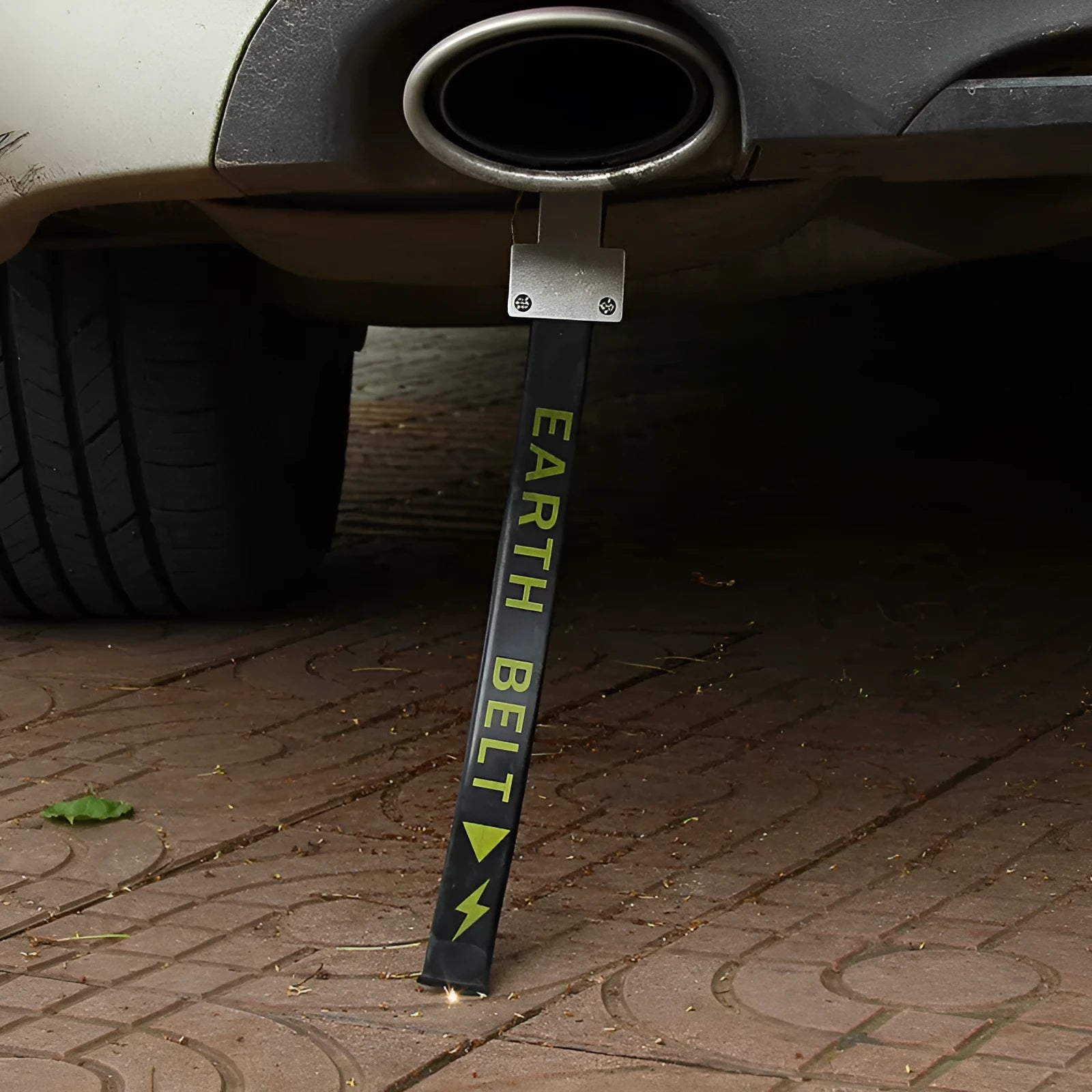 Black car electrostatic belt with a coiled copper wire grounding chain, measuring 370 mm in length.