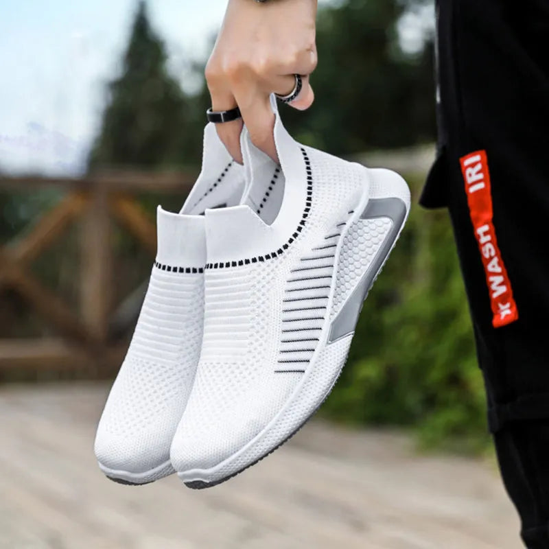 Men's mesh slip-on sneakers with striped design and breathable flyknit upper in black colour