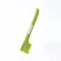 Long-handled pet feeding spoon for canned food with right-angle scraping edge