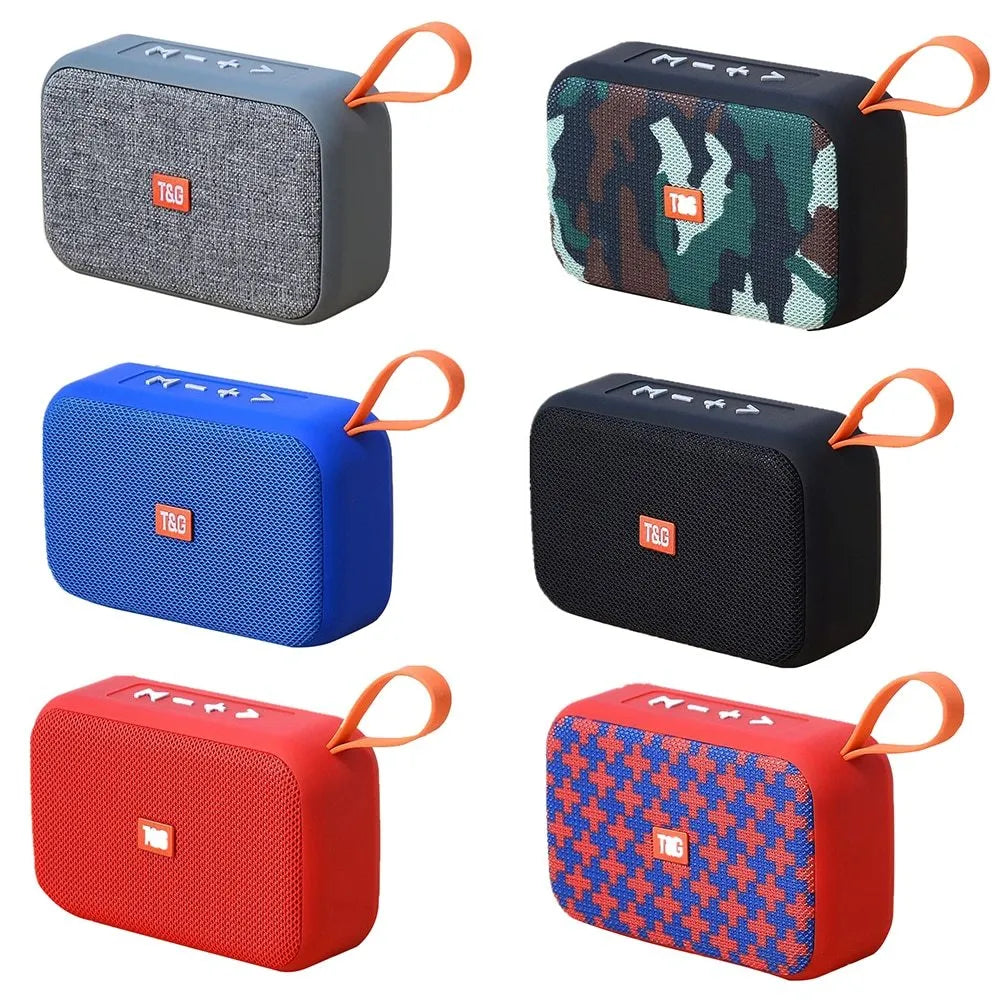 Portable Bluetooth speaker in black plastic shell with 123x46x81mm dimensions, FM radio and USB playback