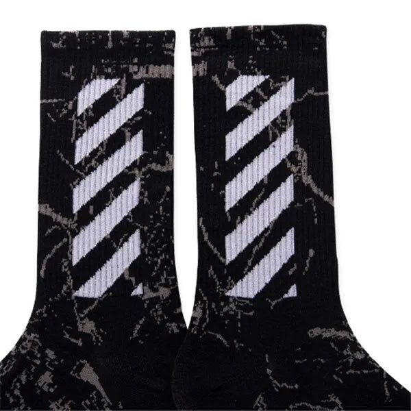 Adult sports socks in blended fabric, 23-27cm, breathable sweat-absorbing, black and white bars, black and red bars, white.