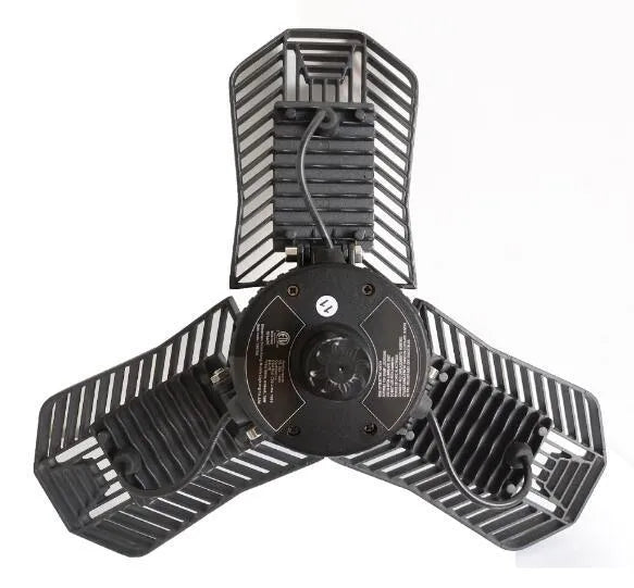 Waterproof industrial foldable garage lamp with die-cast aluminium housing and clear plastic lens