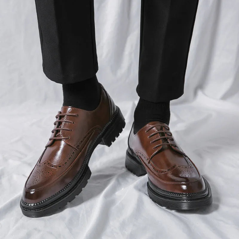 Men's Korean-style pointed leather shoes low-top PU upper rubber sole black colour available in sizes 38-46