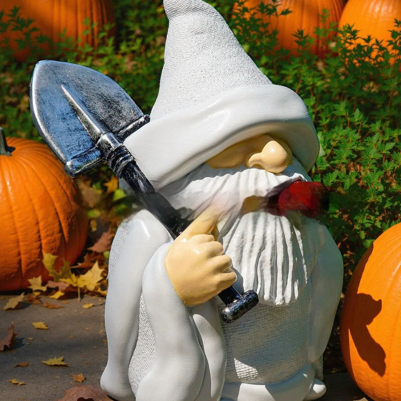 Smoking Shovel Dwarf Christmas resin ornament for garden festive decoration