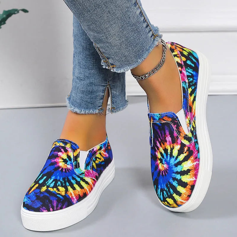 Women's low-top casual canvas slip-on shoes with flat rubber sole in multiple colours