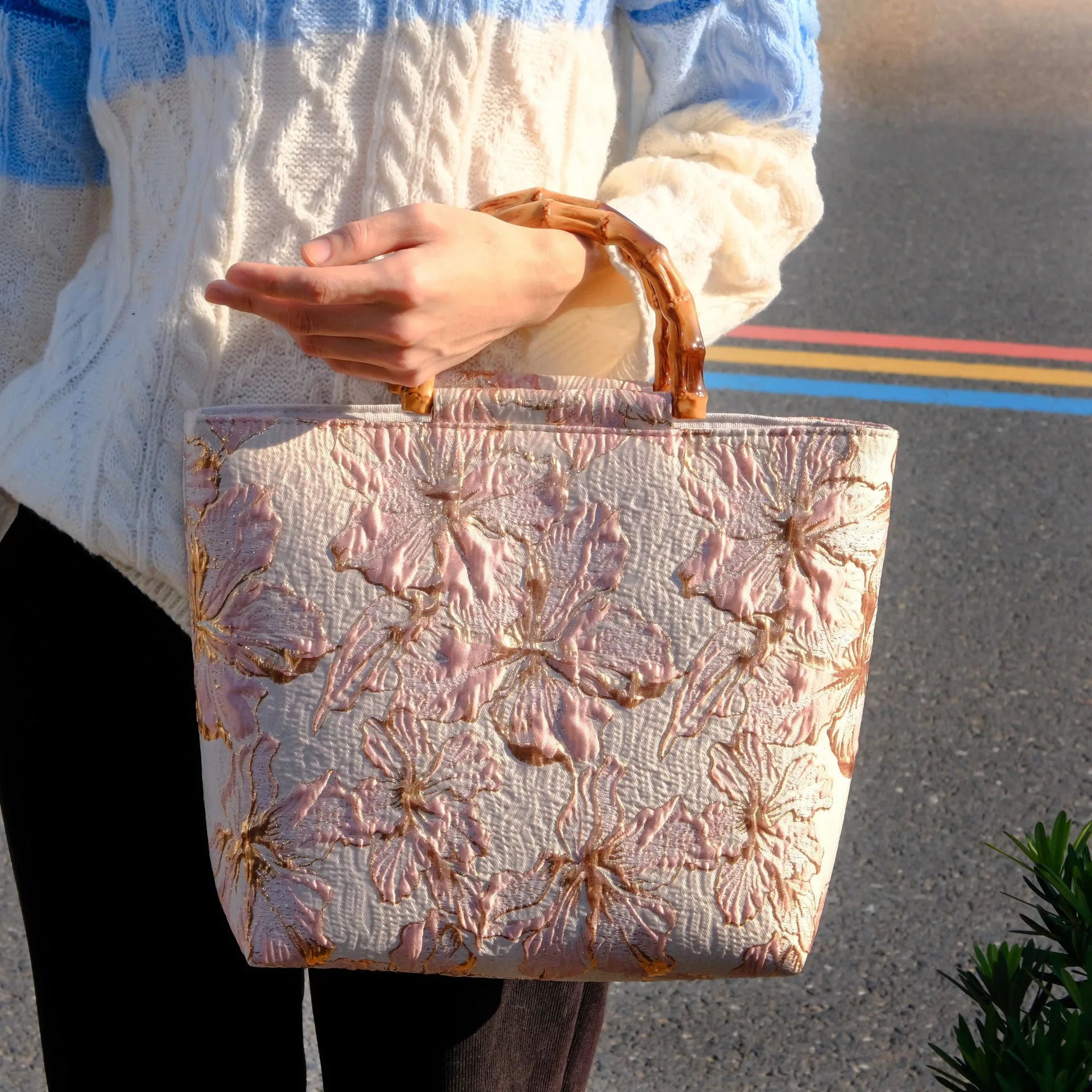 Light blue women's canvas shoulder bag with bronzing flower decorations measuring 30x30x10cm